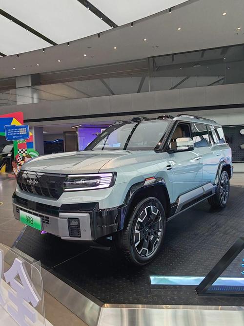 佛山269比亚迪方程豹硬派越野的爆款，英菲尼迪35周年与你共成长